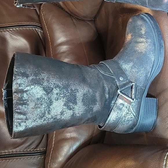 Sz7.5 Simply Vera Wang Metallic Silver & Black Boots - Picture 4 of 16